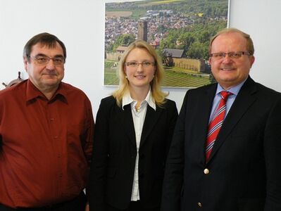 Bürgermeisterin Sarina Pfründer mit Landtagsabgeordneten Wolfgang Wehowsky (rechts) und Gemeinderat Rolf Becker (links)