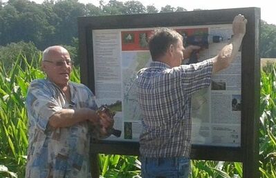 Montage der Wanderkarte