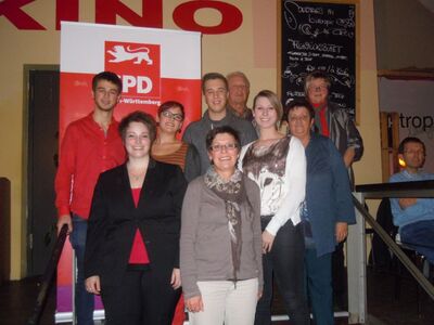 Vanessa Rieß mit den Delegierten der SPD Pfinztal