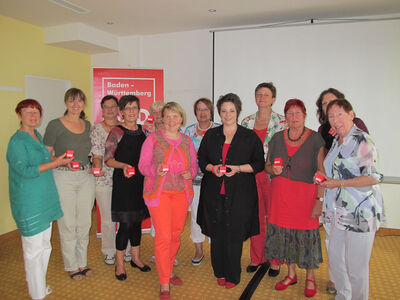 Vanessa Rieß mit den SPD-Frauen aus Pfinztal Angelika Konstandin und Monika Fischer