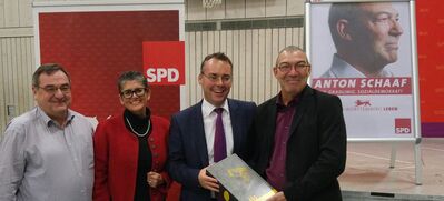 vl Rolf Becker,Margareth Lindenberg,Peter Friedrich,Anton Schaaf