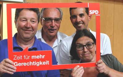 Patrick Diebold mit einem Teil der treuesten Mitglieder des Ortsvereins Stutensee