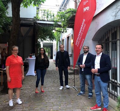 v.l.n.r.: Alexandra Nohl, Aisha Fahir, SPD-Kreisvorsitzender Holzer, Stephan Walther und SPD BW Generalsekretär Binder